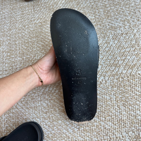 COS Contrast-Stitch Buckled Leather Slides - Picture 11 of 16